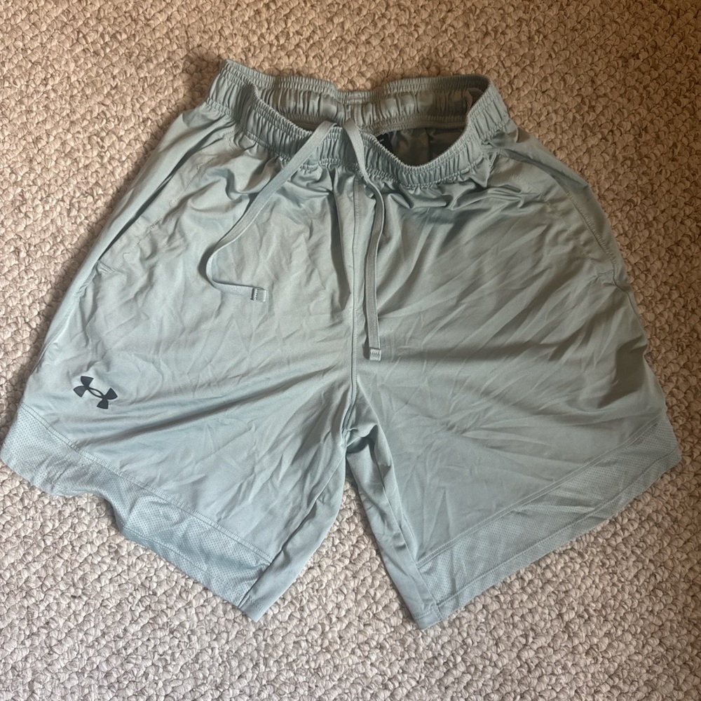 Under Armour Men's Gray Athletic Shorts